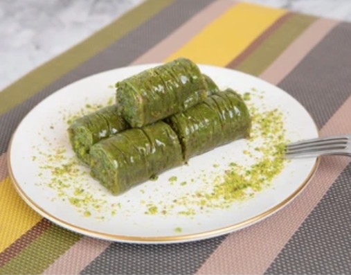 Geleneksel Tariflerle 1000 Gr Fıstık Sarma